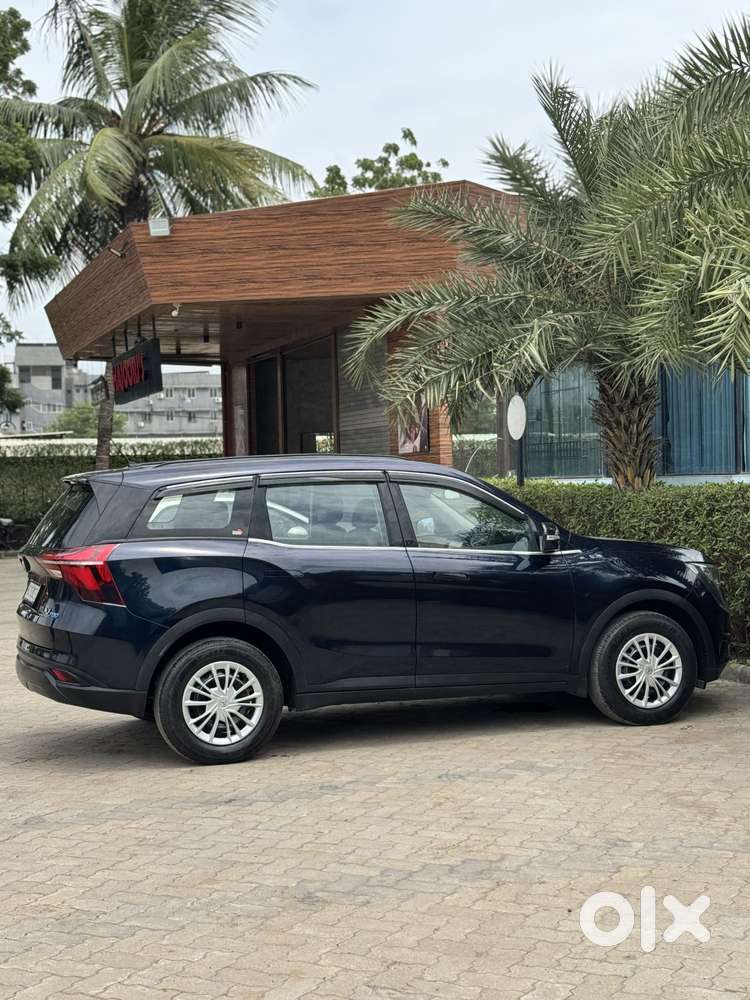 Mahindra Xuv700 2.2 Mx Diesel Mt 5 Str, 2023, Diesel