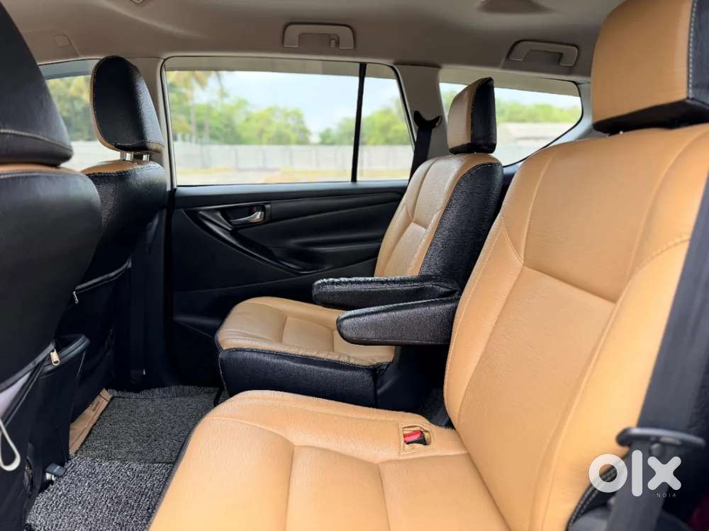 Toyota Innova Crysta 2.4 G Mt 7 Str, 2022, Diesel