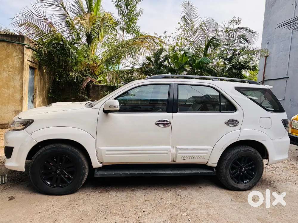 Toyota Fortuner 2013 Manufacturing,  2014 Register Diesel 119500 Km