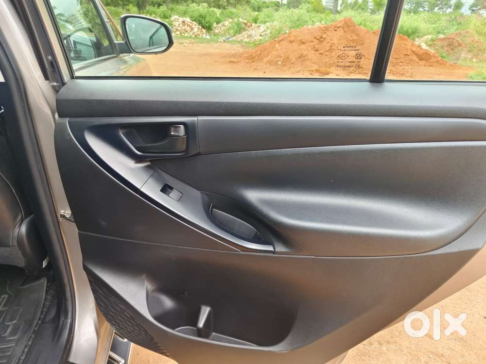 Toyota Innova Crysta 2.4 G Mt, 2023, Diesel