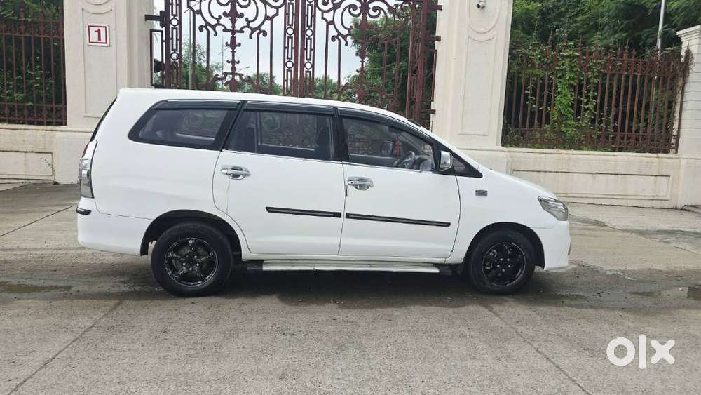 Toyota Innova 2.5 G (diesel) 8 Seater, 2012, Diesel