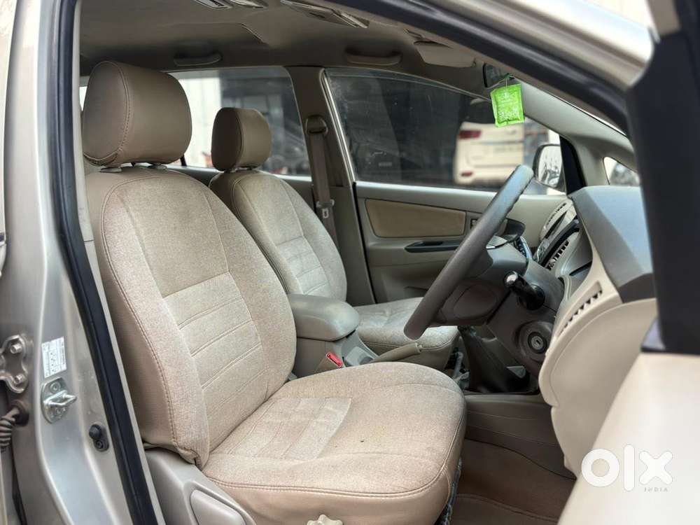 Toyota Innova 2.5 Gx (diesel) 8 Seater Bs Iv, 2013, Diesel