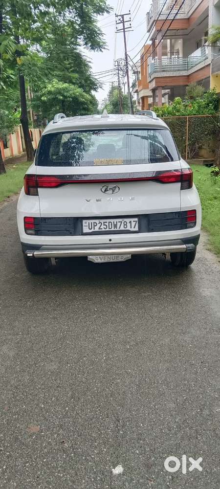 Hyundai Venue 2023 Petrol Well Maintained