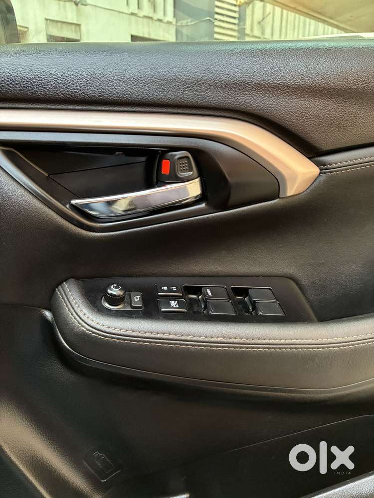 Maruti Suzuki Grand Vitara 1.5 Zeta Plus Dual Tone Intelligent Hybri..