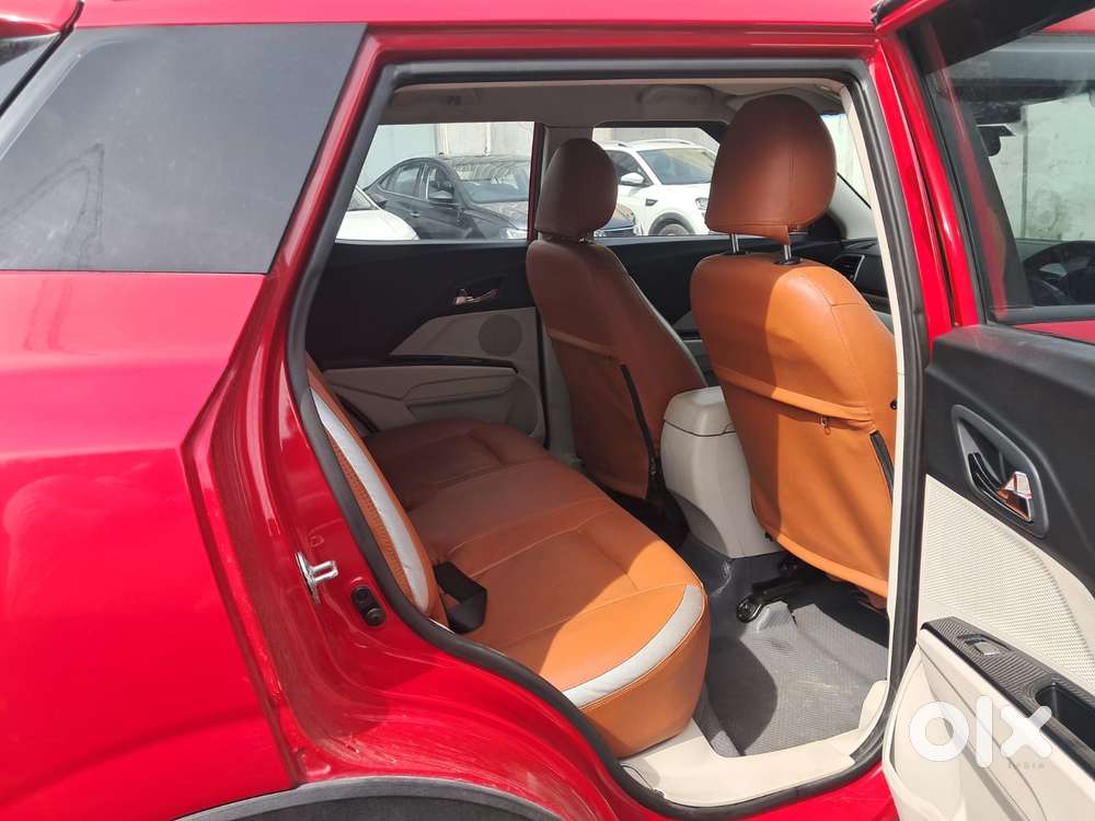 Mahindra Xuv300 W8, 2022, Petrol