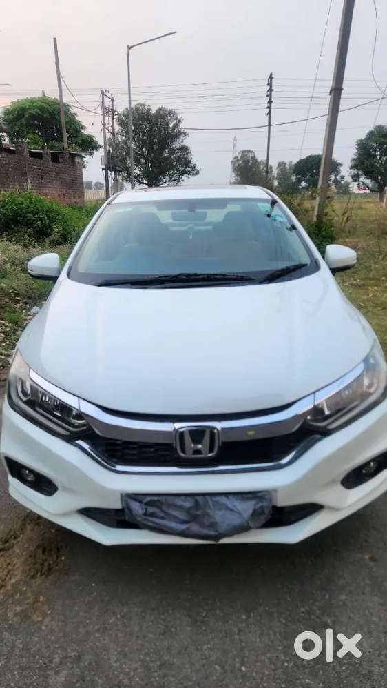 Top Sunroof Model New Car Condition New Tyres Full Insured All New