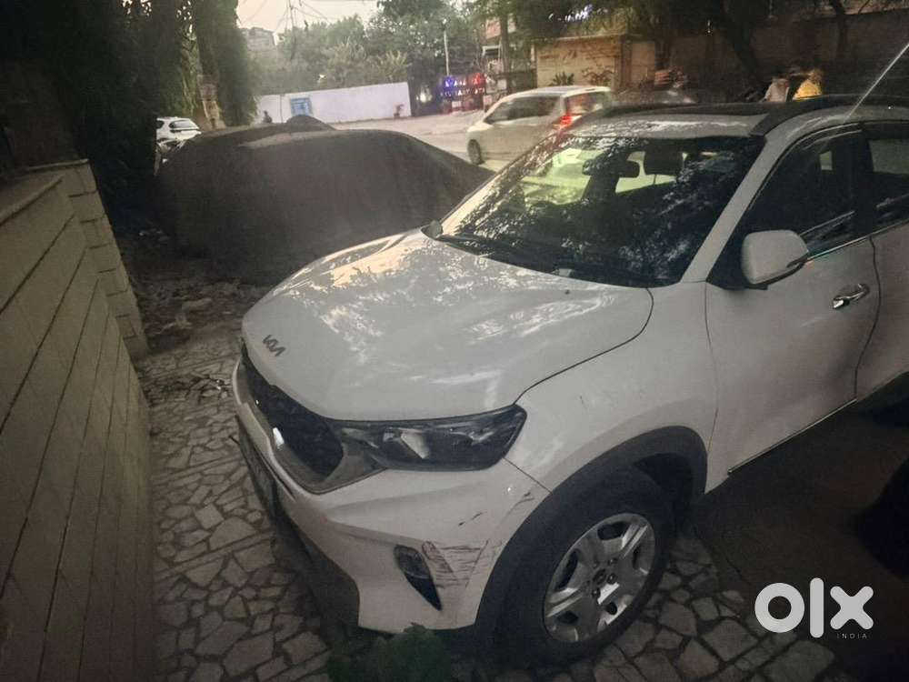 Kia Sonet 2023 Petrol 9500 Km Driven