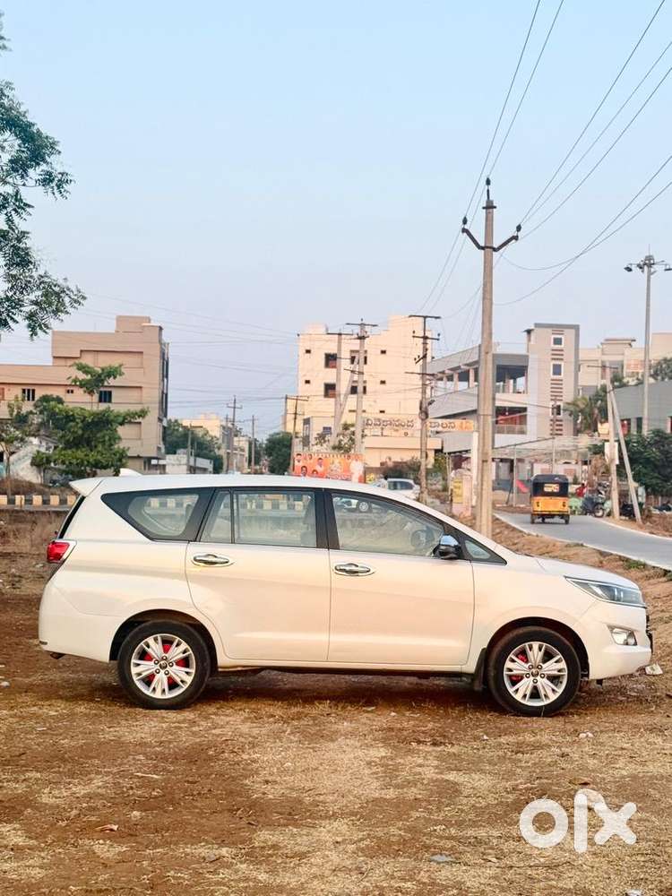 Toyota Innova Crysta 2017 Diesel Well Maintained