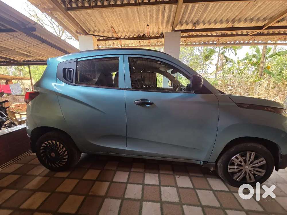 Mahindra Kuv 100