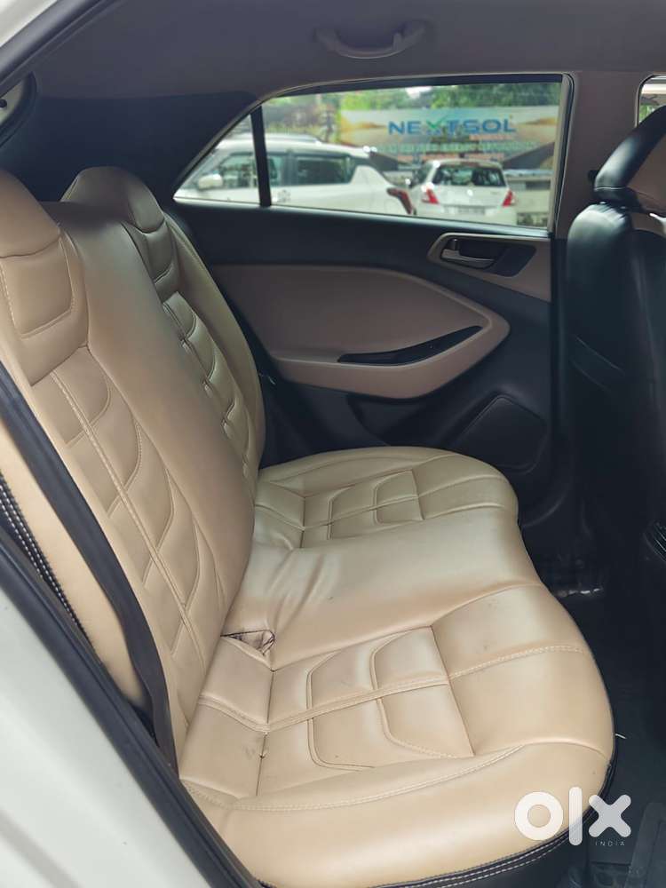 Hyundai I20 Sportz 1.2 Ivt Dual Tone, 2015, Petrol