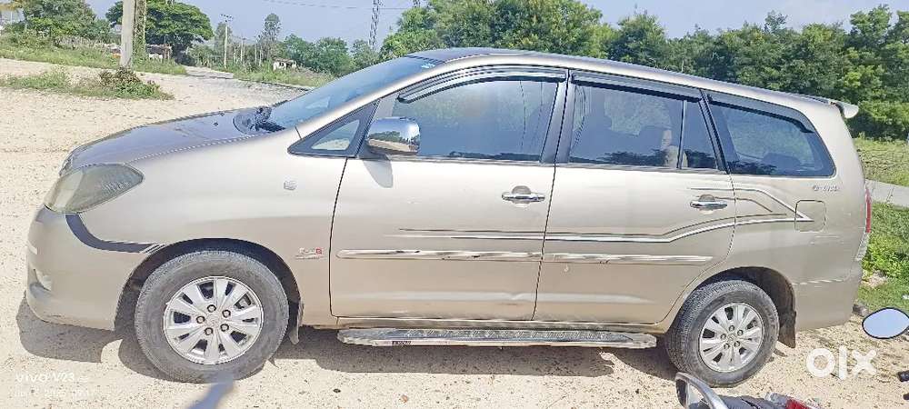 Toyota Innova 2012 Diesel Well Maintained