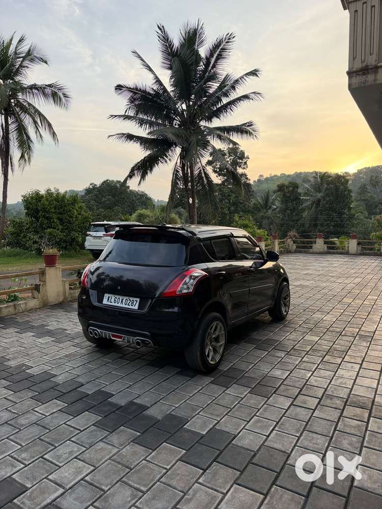 Maruti Suzuki Swift Vxi Abs Bsiv, 2015, Petrol