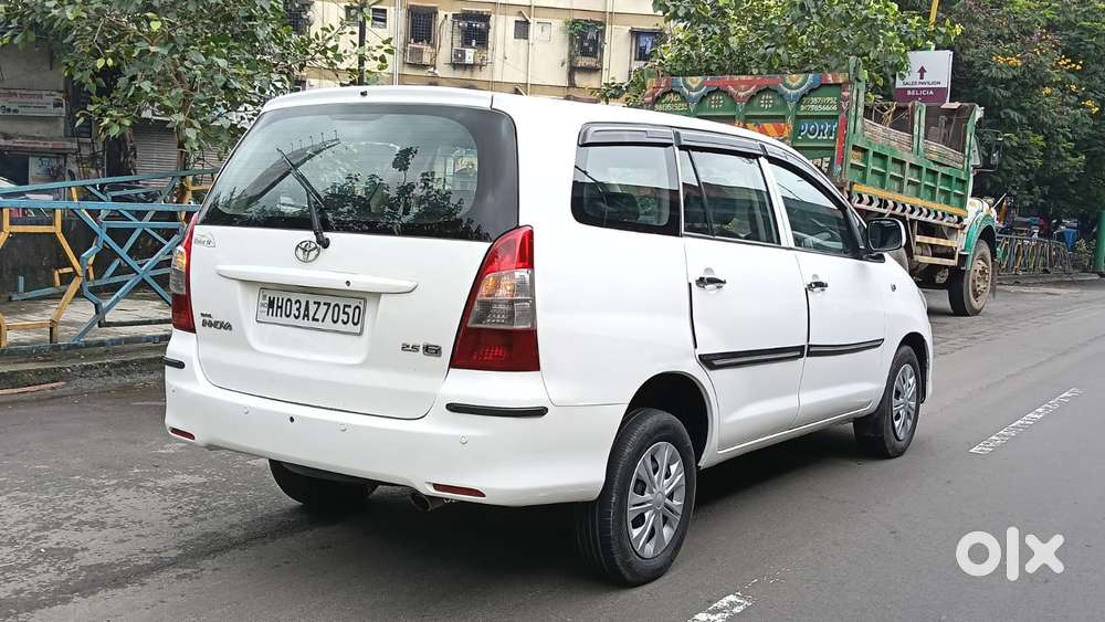 Toyota Innova 2.5 G (diesel) 8 Seater Bs Iv, 2011, Diesel