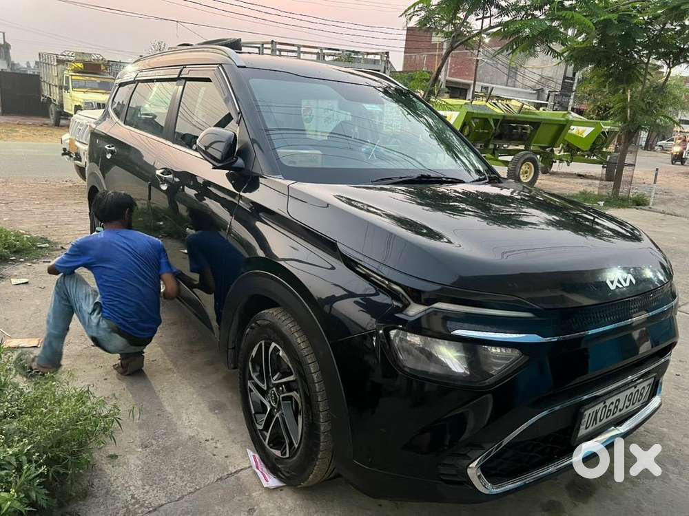 Kia Carens 2024 Model Second Top Well Maintened