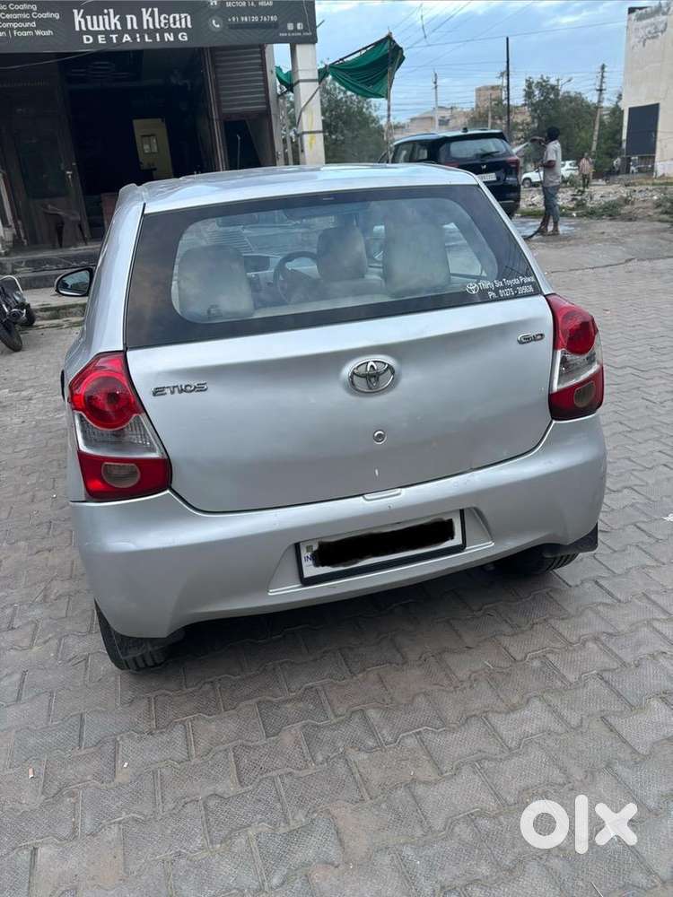 Toyota Etios Liva 2014 Diesel 142000 Km Driven