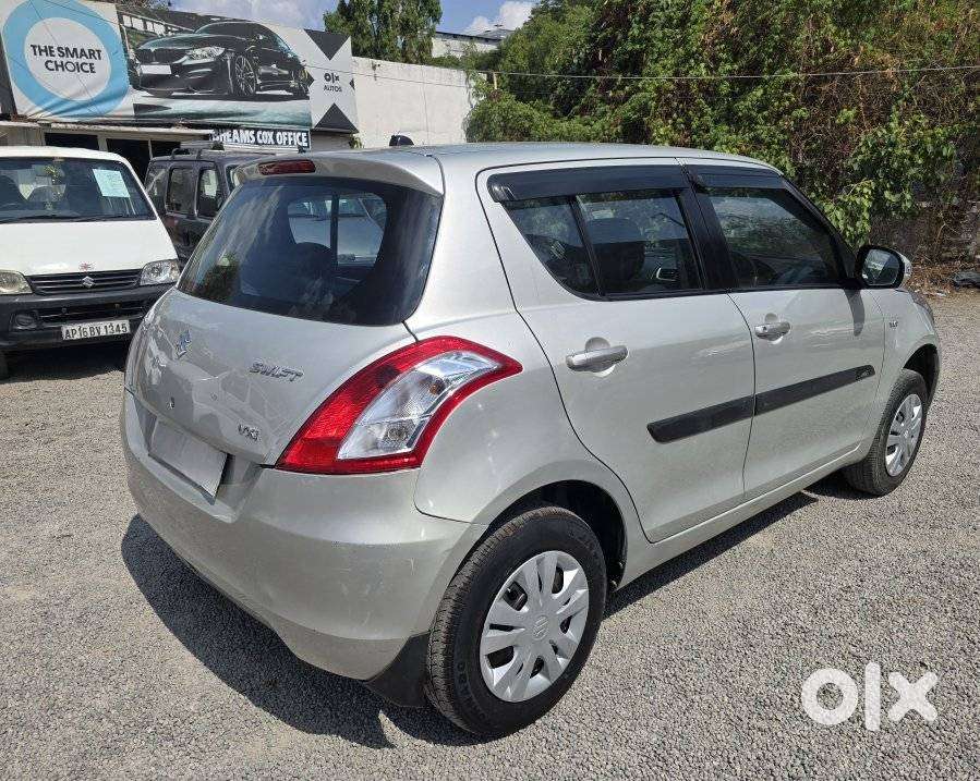 Maruti Suzuki Swift Vxi + Manual, 2017, Petrol