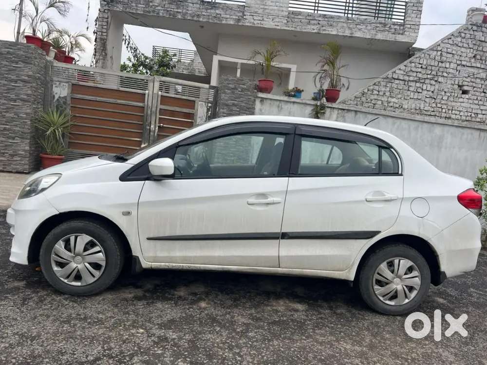Honda Amaze 2nd Gen 2014 Diesel 82000 Km Driven