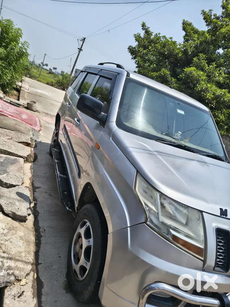 Mahindra Tuv 300 2016 Diesel Well Maintained