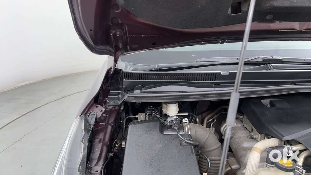 Toyota Innova Crysta 2.8 Zx At 7 Seater, 2016, Diesel