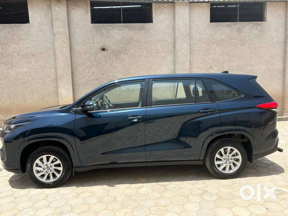 Toyota Innova Hycross 2.0 Gx 7 Str, 2026, Petrol