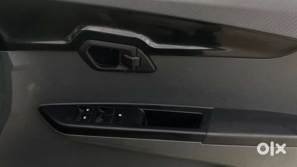 Mahindra Kuv100 Nxt 1.2 K4 Plus Petrol 6 Str, 2017, Petrol