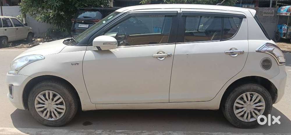 Maruti Suzuki Swift Vxi 1.2 Abs Bs-iv, 2017, Petrol