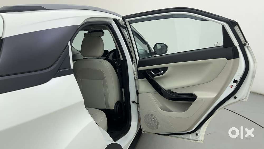 Tata Nexon Xz Plus Luxs, 2023, Petrol
