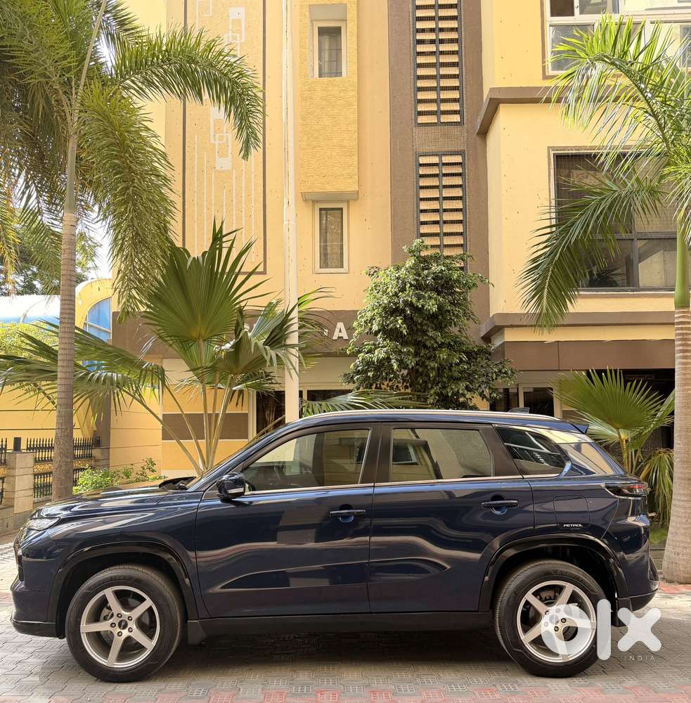 Maruti Suzuki Grand Vitara 1.5 Alpha Plus Intelligent Hybrid Ecvt, 2..