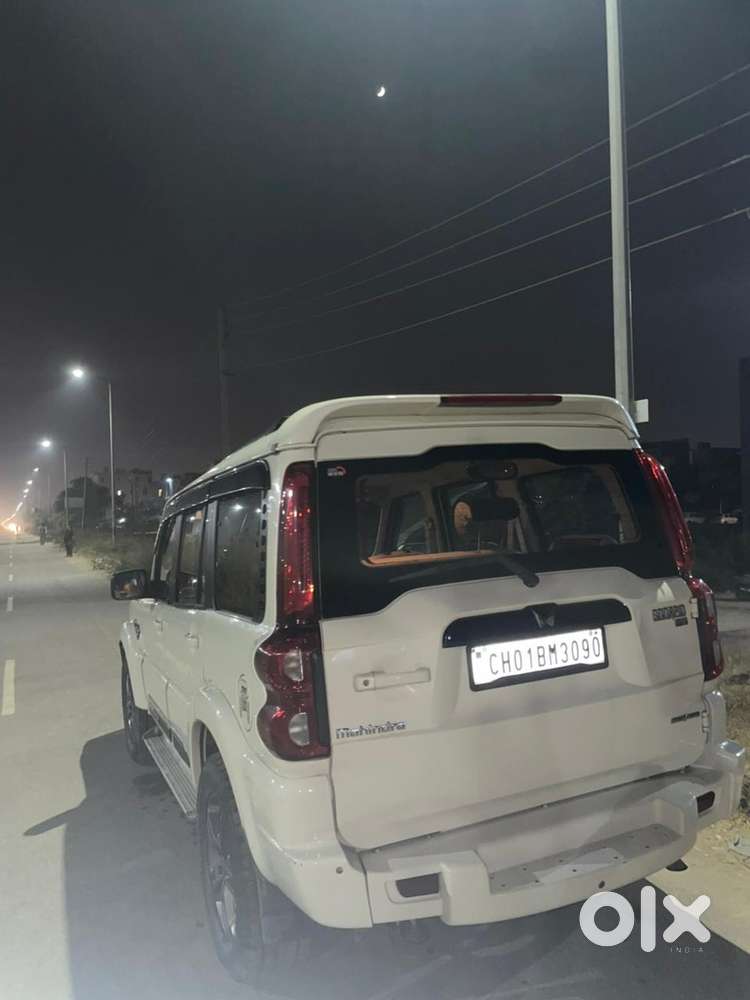 Mahindra Scorpio Classic 2017 Diesel Manual Year