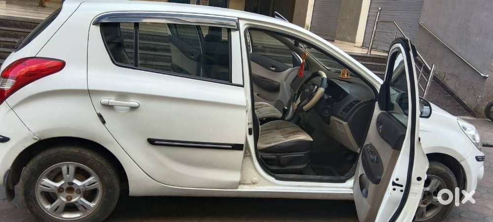 Hyundai I20 , 72285km, 2,50,000