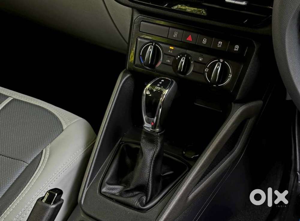 Skoda Kylaq Signature At, 2026, Petrol