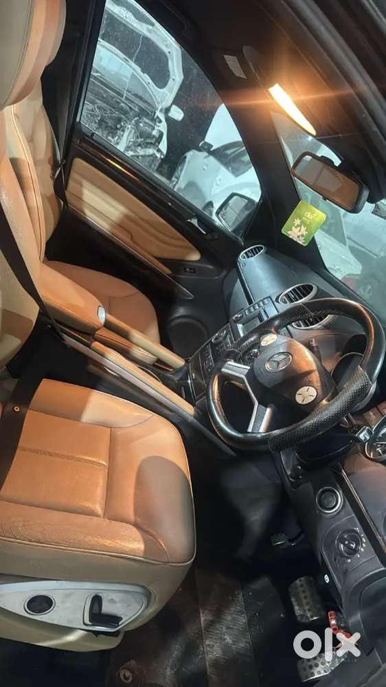 Mercedes-benz M-class 2011