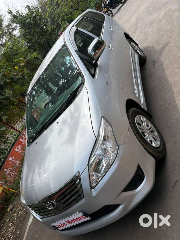 Toyota Innova 2.5 G (diesel) 8 Seater Bs Iv, 2012, Diesel
