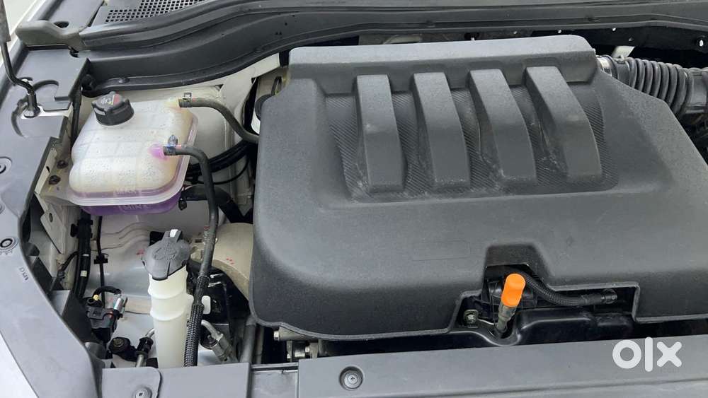 Mahindra Xuv700 2.0 Ax 5 Petrol Mt 7 Str, 2024, Petrol