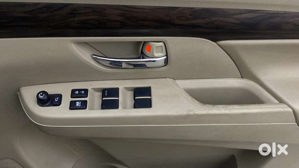 Maruti Suzuki Ertiga Zxi Plus Shvs, 2020, Petrol