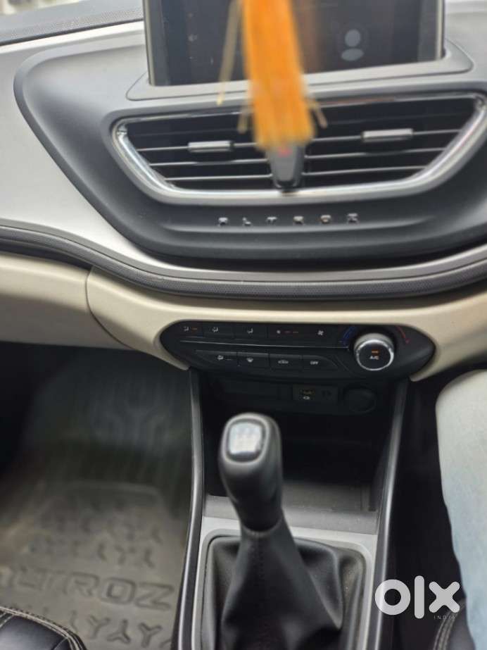 Tata Altroz 1.2 Xm Plus, 2022, Petrol