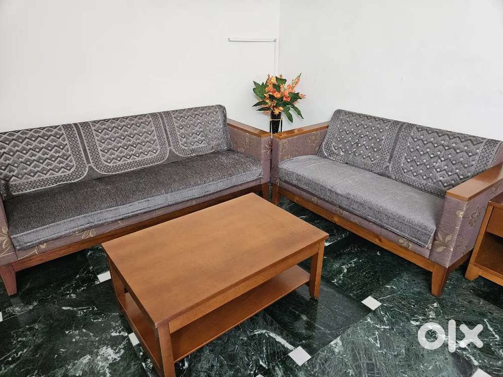 Sofa cover with puffy cover