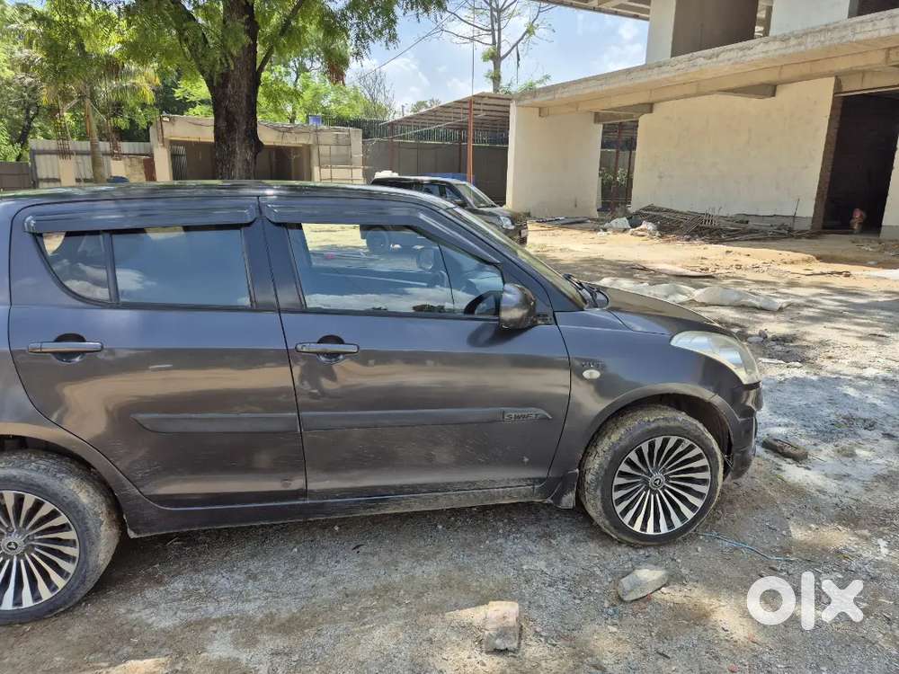 Maruti Suzuki Swift 2017 Cng & Hybrids 135000 Km Driven