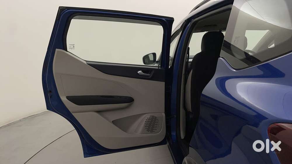 Renault Triber Rxz, 2021, Petrol