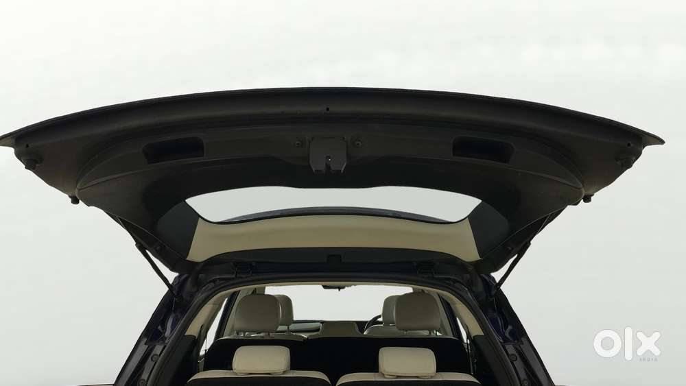 Mahindra Xuv700 2.0 Ax 7 Petrol At Luxury Pack Str, 2022, Petrol