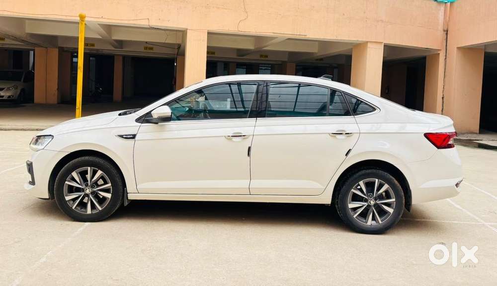 Skoda Slavia Style 2022 Model 1.0l Tsi Amt