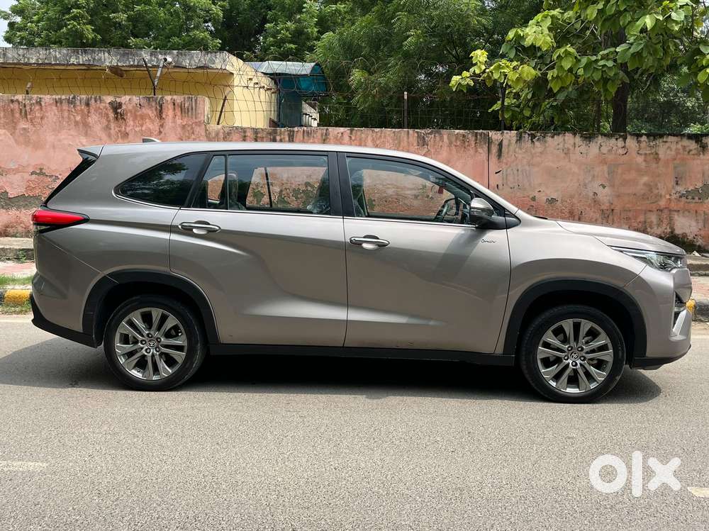 Toyota Innova Hycross 2.0 Zx (o) Hybrid 7 Str, 2025, Electric