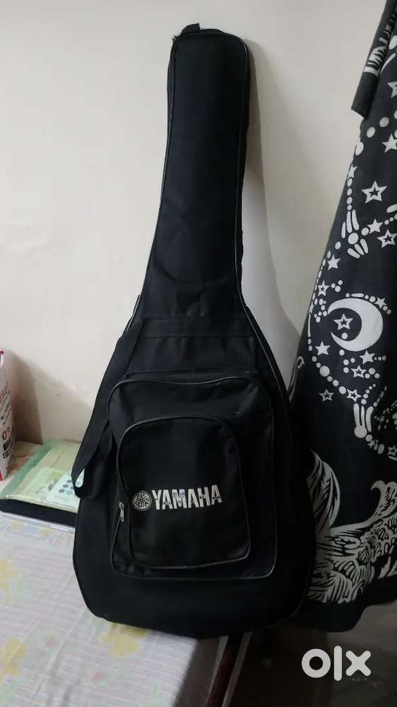 ACOUSTIC-ELECTRIC GUITAR