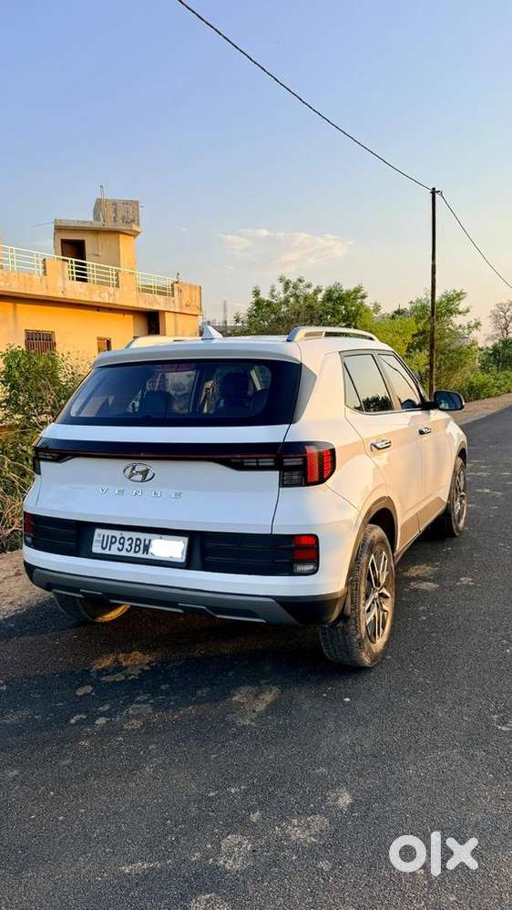 Hyundai Venue 2022 Diesel Well Maintained