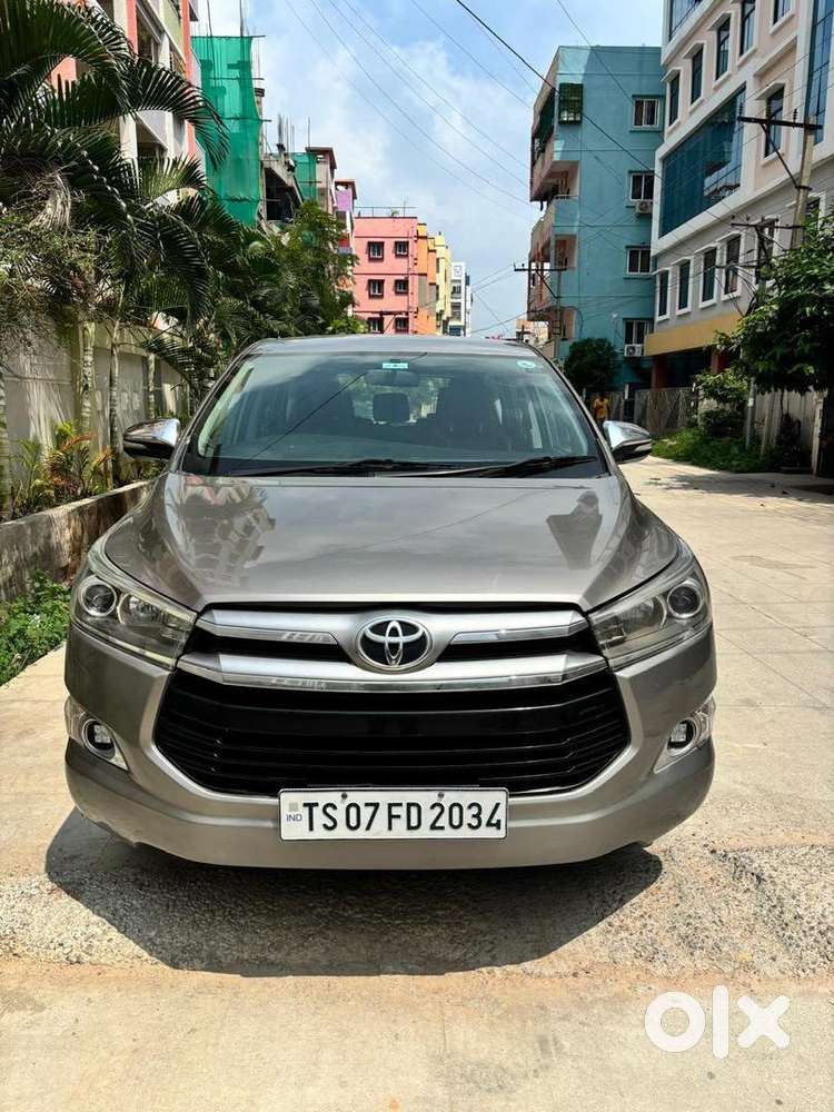 Toyota Innova Crysta 2016 Diesel Well Maintained