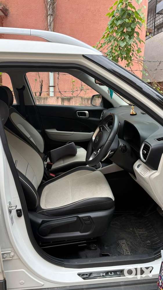 Hyundai Venue Top Variant 1.0 Sx(o) Dct At Car 2024