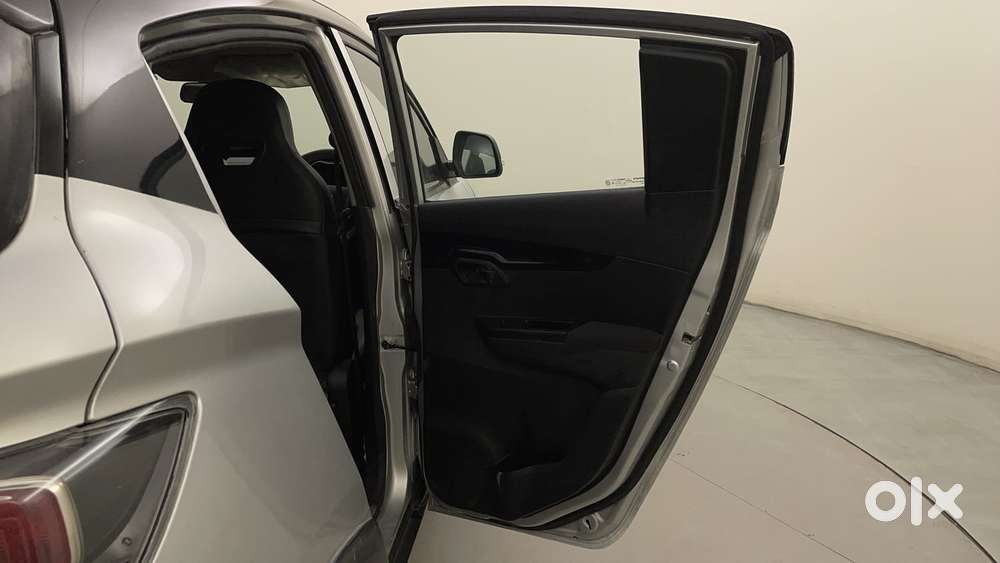 Mahindra Kuv100 Nxt 1.2 K8 Petrol 6 Str, 2017, Petrol