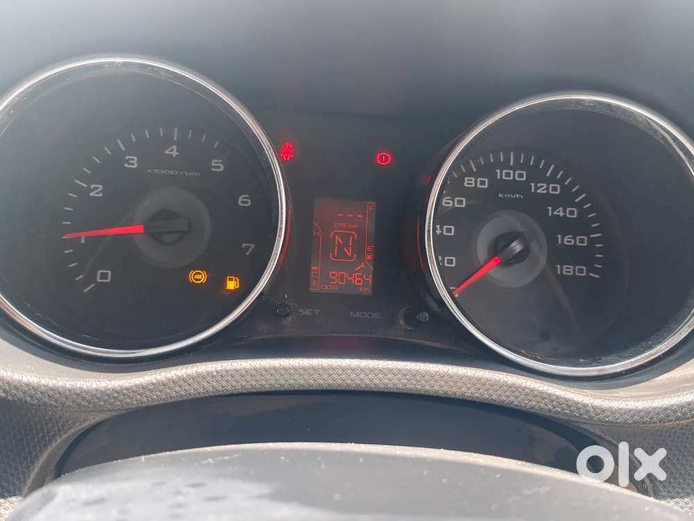 Mahindra Tuv 300 T8, 2015, Diesel
