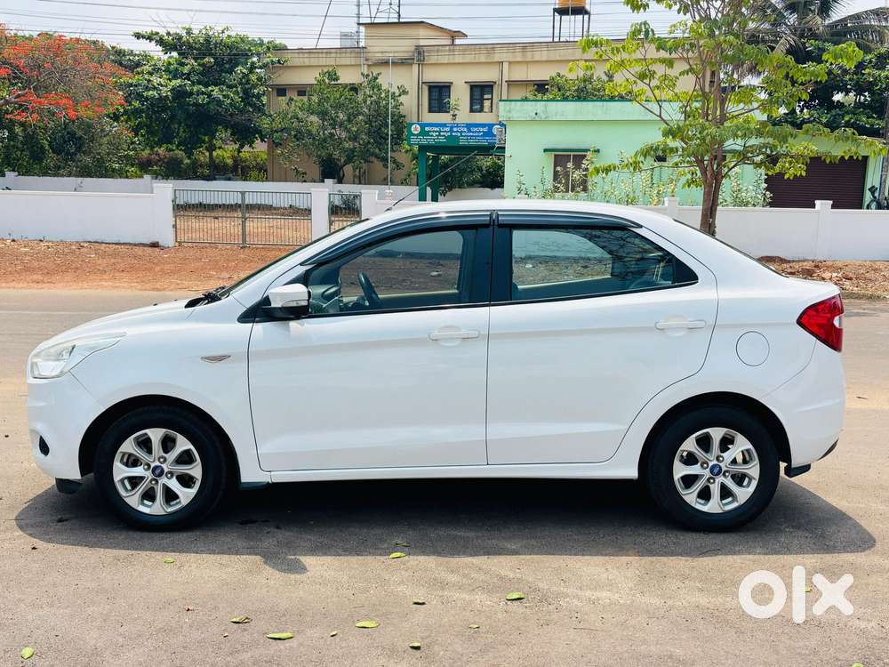 Ford Aspire Titatinium Blu Ti-vct, 2015, Petrol