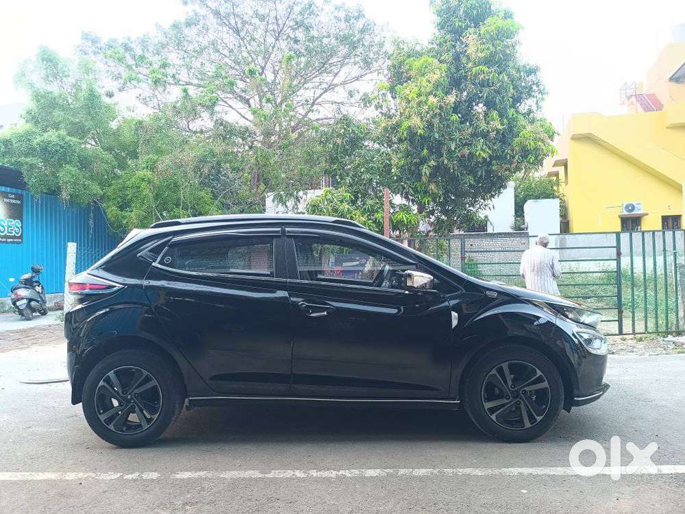 Tata Altroz Xz Plus (s) Dark Edition, 2023, Petrol